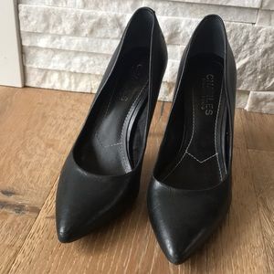 Size 6 Charles by Charles David Black Pump